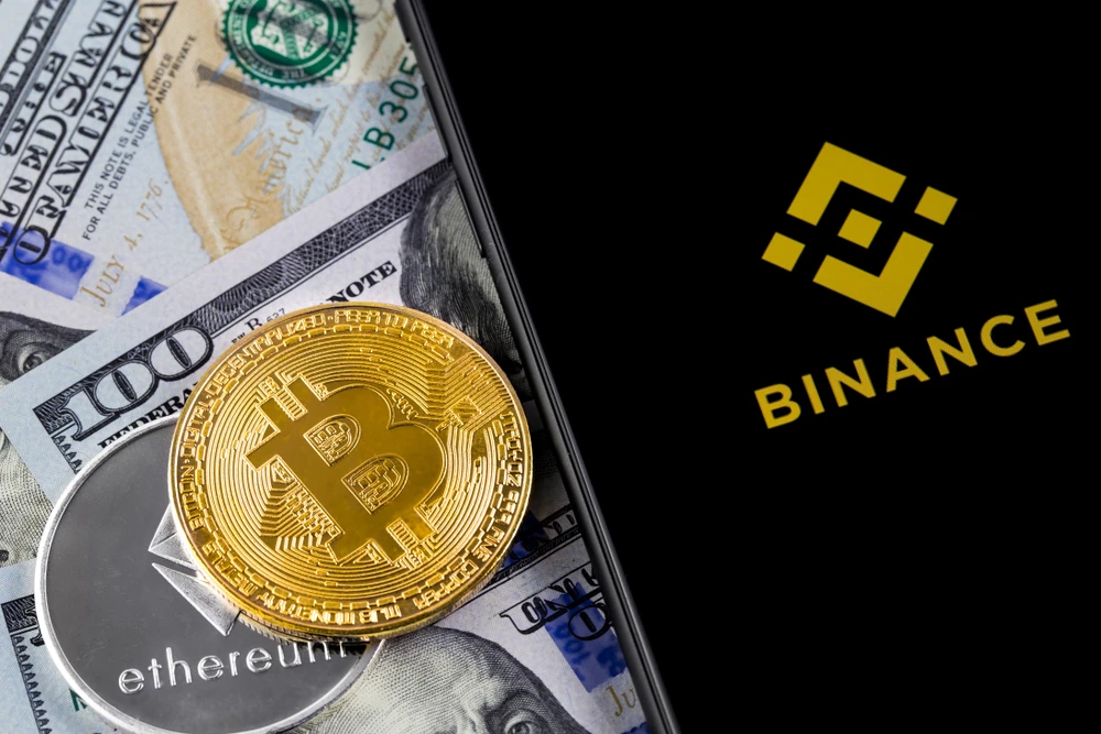 French markets regulator faces backlash after approving Binance. (Shutterstock)