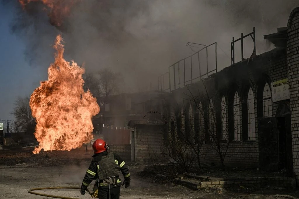 The Kremlin said Tuesday that Russia would halt its offensive as soon as Ukraine surrenders. (AFP)