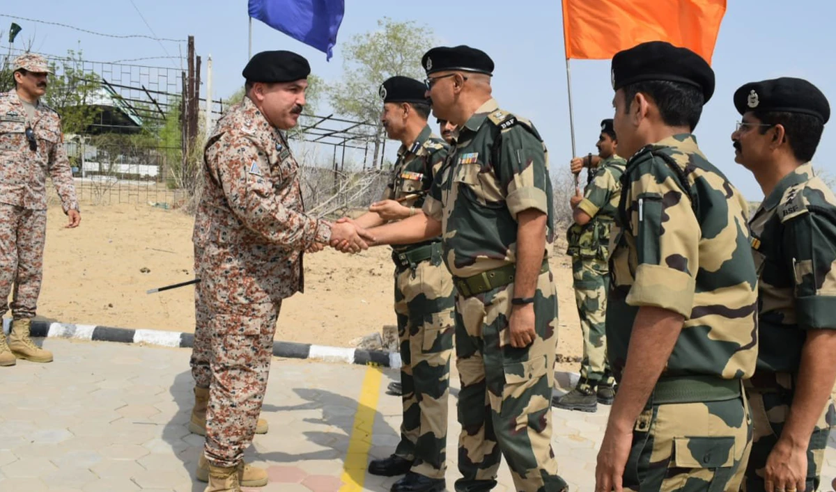 Rangers, BSF commanders meet along Pak-India border