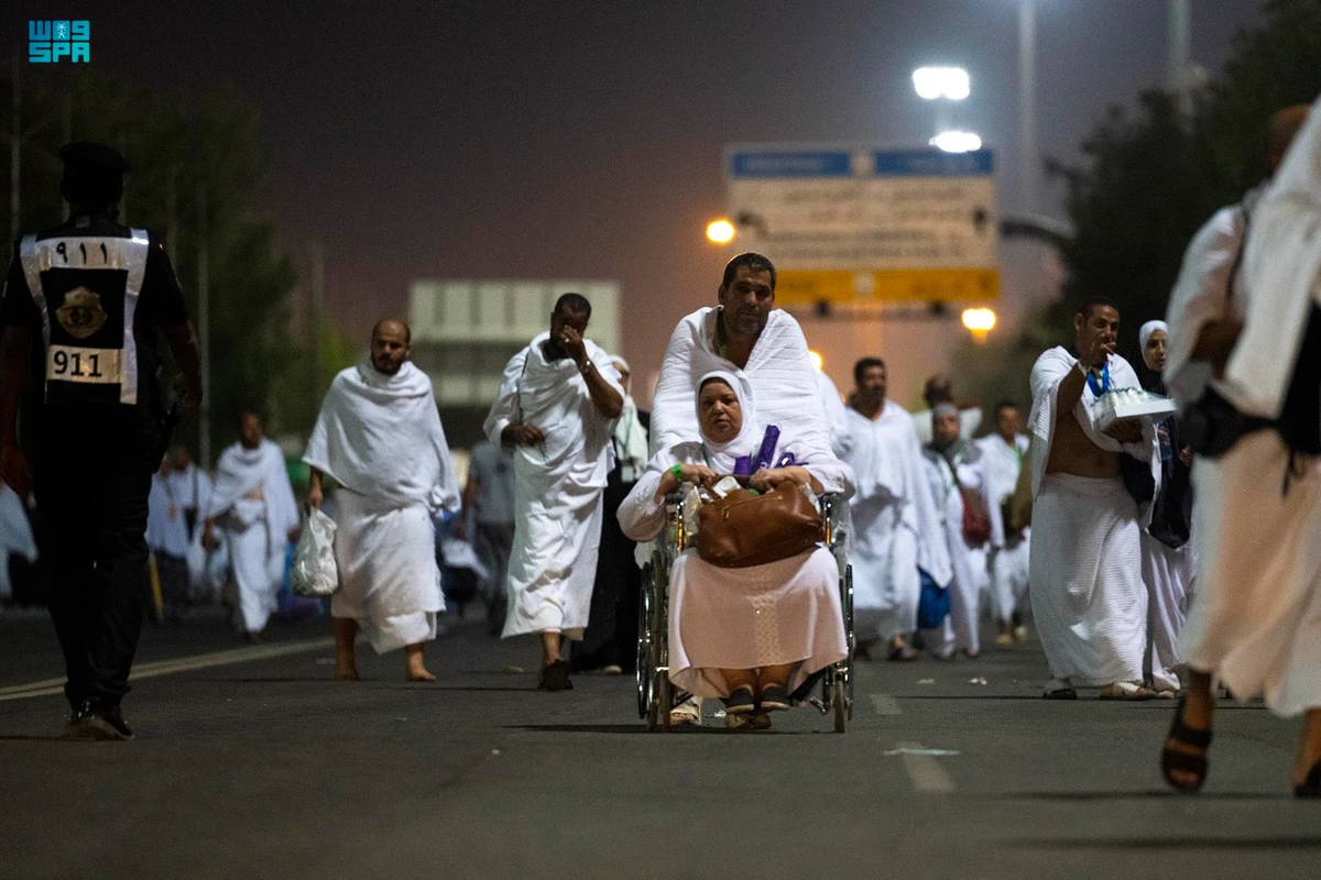 Muslim faithful on their way to Mount Arafat to pray. (@SPAregions)