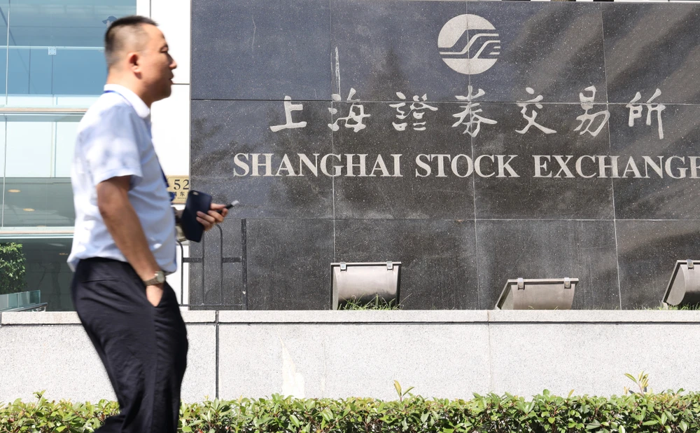 The Shanghai Composite Index fell 1.4 percent (Shutterstock)