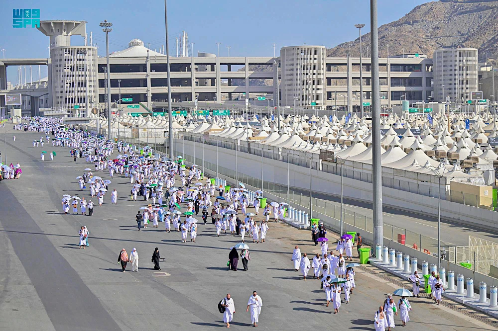 Saudi women step up to command crowds during Hajj