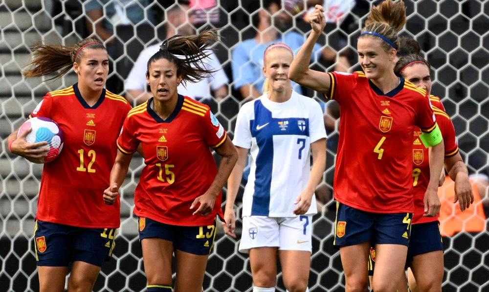 Spain’s defender Irene Paredes (R) celebrates after scoring their first goal during the UEFA Women’s Euro 2022 Group B football match against Finland at Stadium MK in Milton Keynes, north of London on July 8, 2022. (AFP)