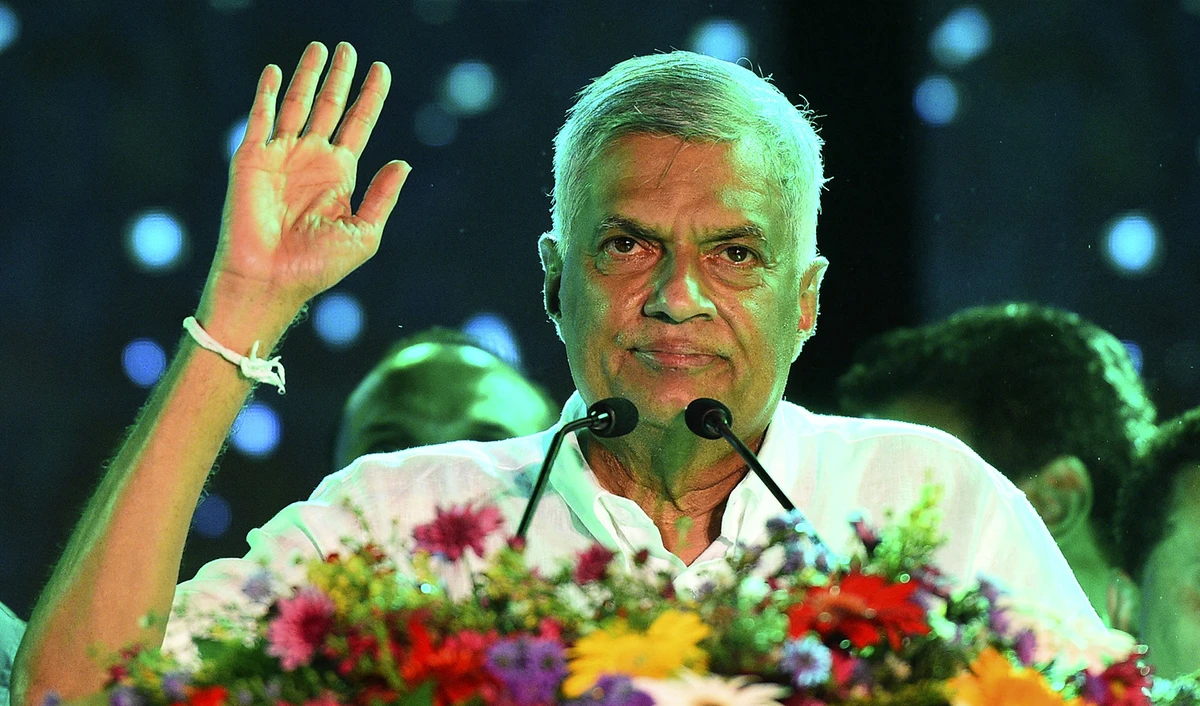 Sri Lanka PM offers resignation after protesters storm president's house
