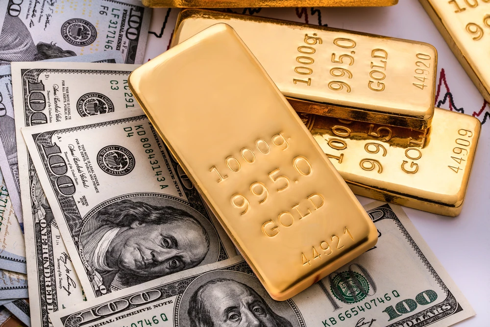 Commodities Update — Gold prices flat; grains up on strong demand; copper falls