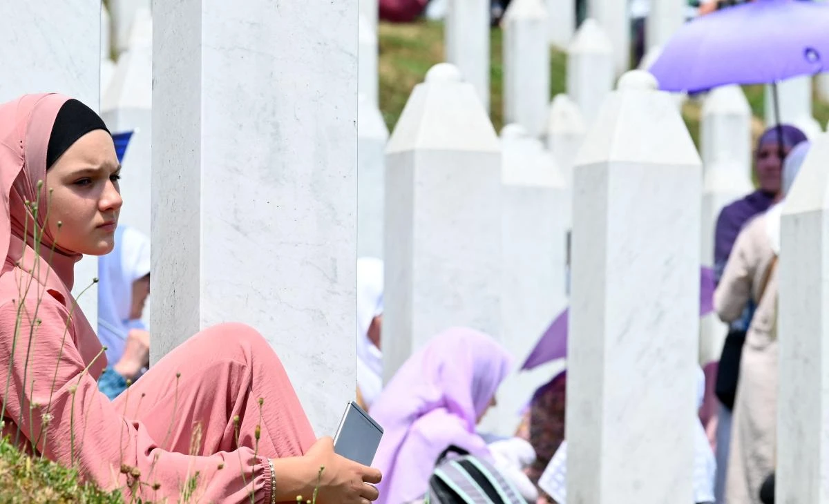 More genocide victims buried on Srebrenica anniversary