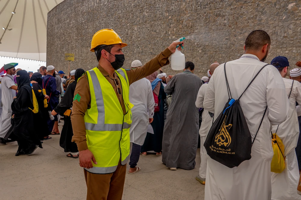 As Hajj nears its end, most pilgrims completed their second day of Tashreeq with the symbolic “stoning of the devil” ritual in Mina on Monday. (AN Photo/Huda Bashatah)