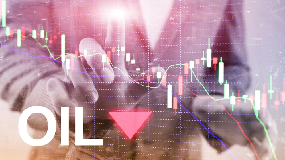 Oil slides 4.5% on fears of global economic slowdown