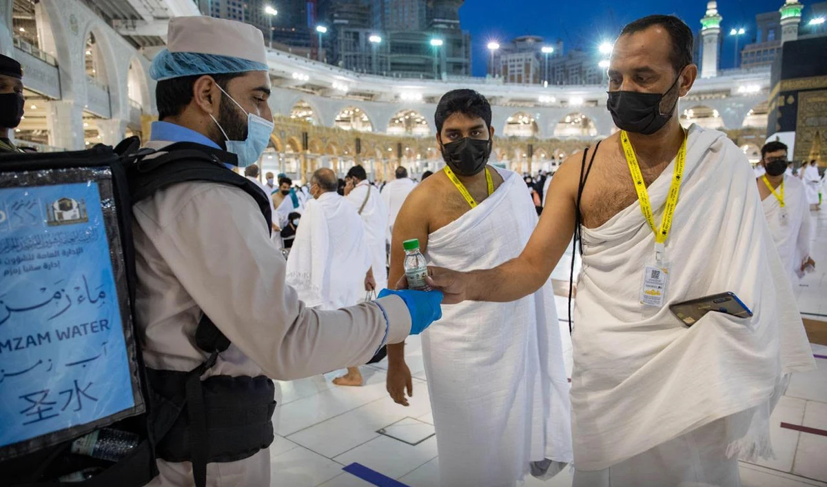 A total of 12 million liters of Zamzam water were distributed at the Grand Mosque during this year’s Hajj period. (SPA)
