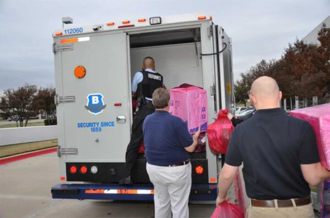 Thieves break Brink’s trailer lock and steal jewelry, gems