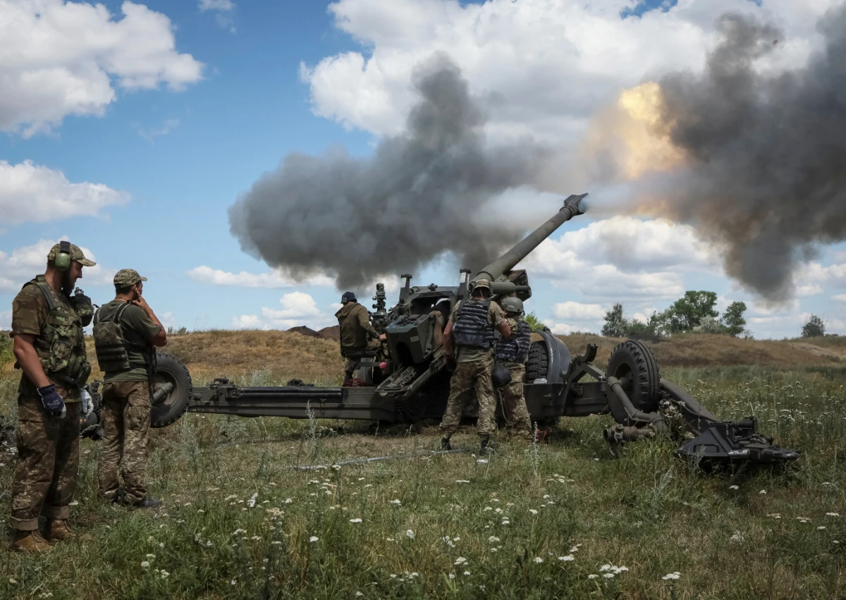 Amid Russia shelling, Ukraine expands shake-up of security services