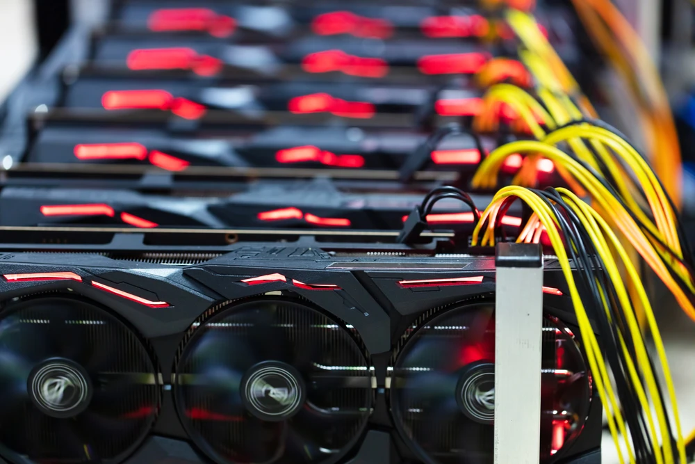 Crypto Moves — Celsius turns to bitcoin mining amid bankruptcy; Dutch central bank fines Binance $3.35m