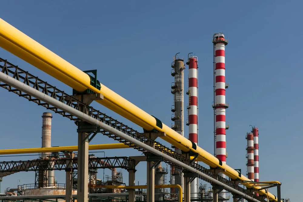 Algeria’s national oil and gas company has relaunched the construction of its hydrocracker facility. (Shutterstock)