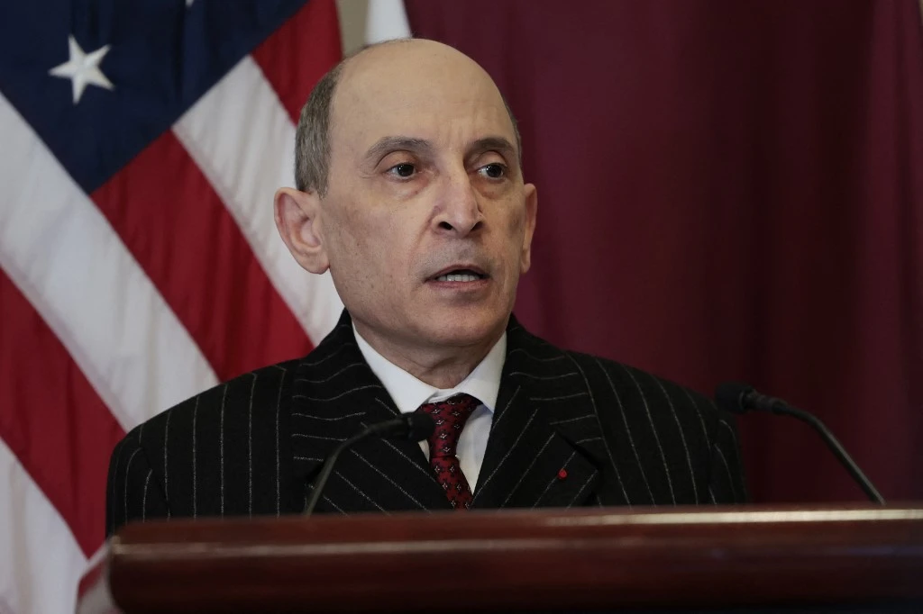 Qatar Airways considers placing another order for Boeing 777X jetliner