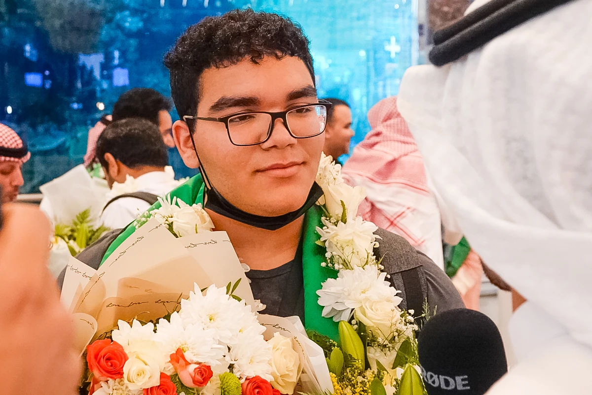 Two Saudi students bag prizes at biology Olympiad
