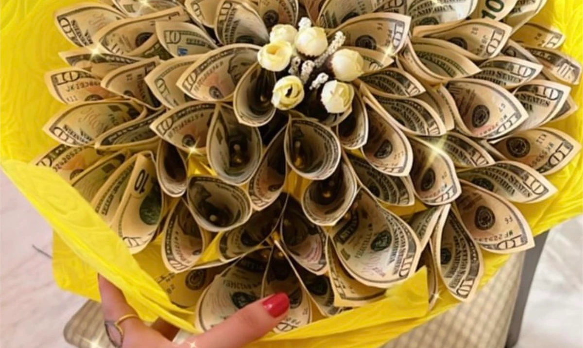 Forget flowers: In Lebanon, people can now gift bouquets of cash