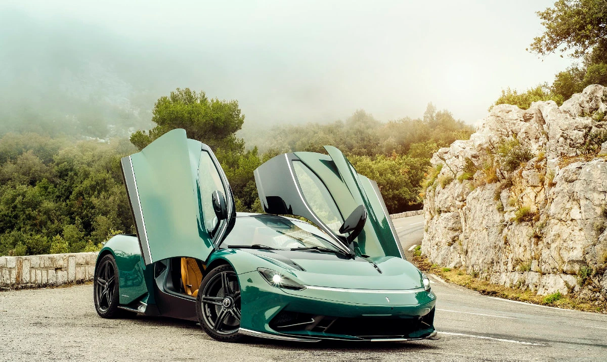 The award-winning Battista is now being handcrafted by a team of artisans in a dedicated new atelier space in Cambiano, Italy.