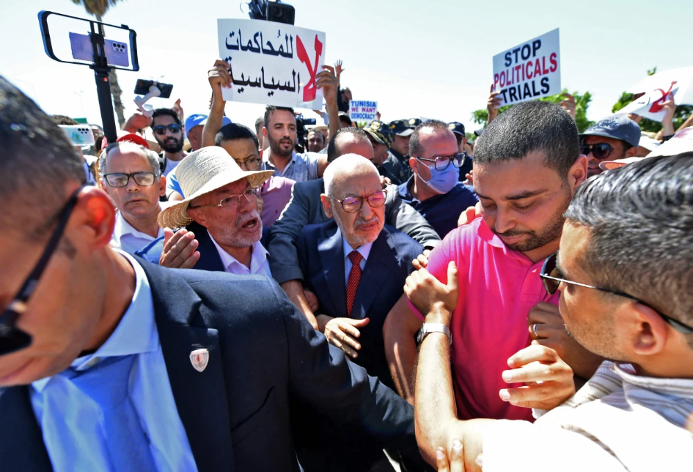 Tunisian judge lets opposition chief go after hearing