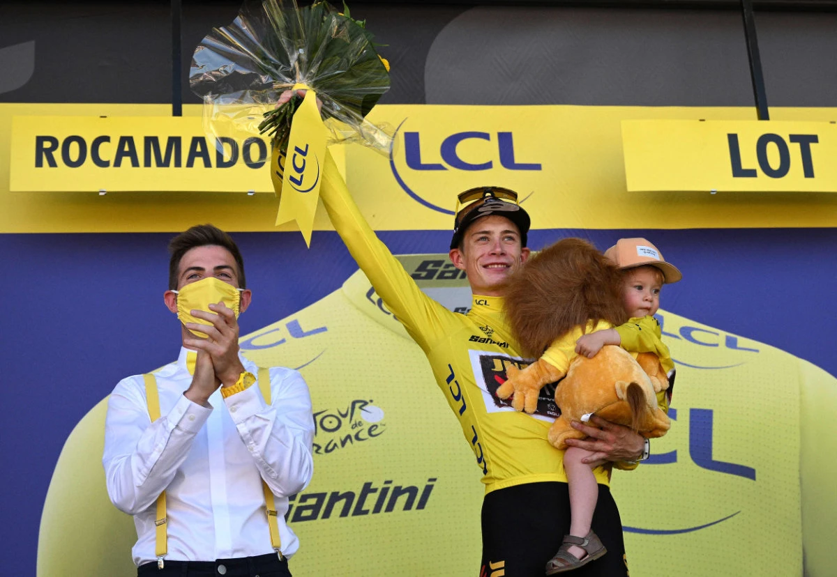 Vingegaard survives ‘heart attack’ slip to virtually wrap up Tour de France