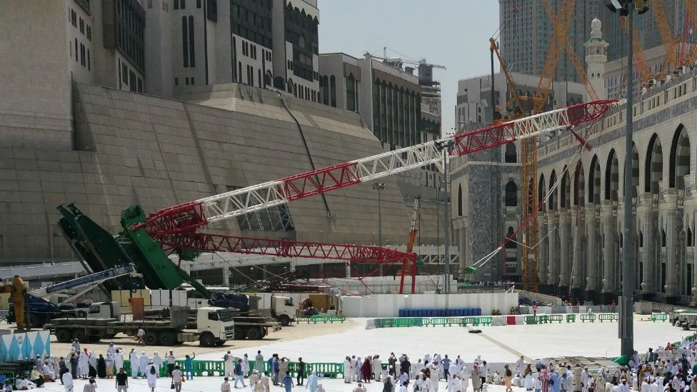 A crane involved in the Grand Mosque’s expansion project collapsed, resulting in 110 deaths and 209 injuries. (AFP/File Photo)