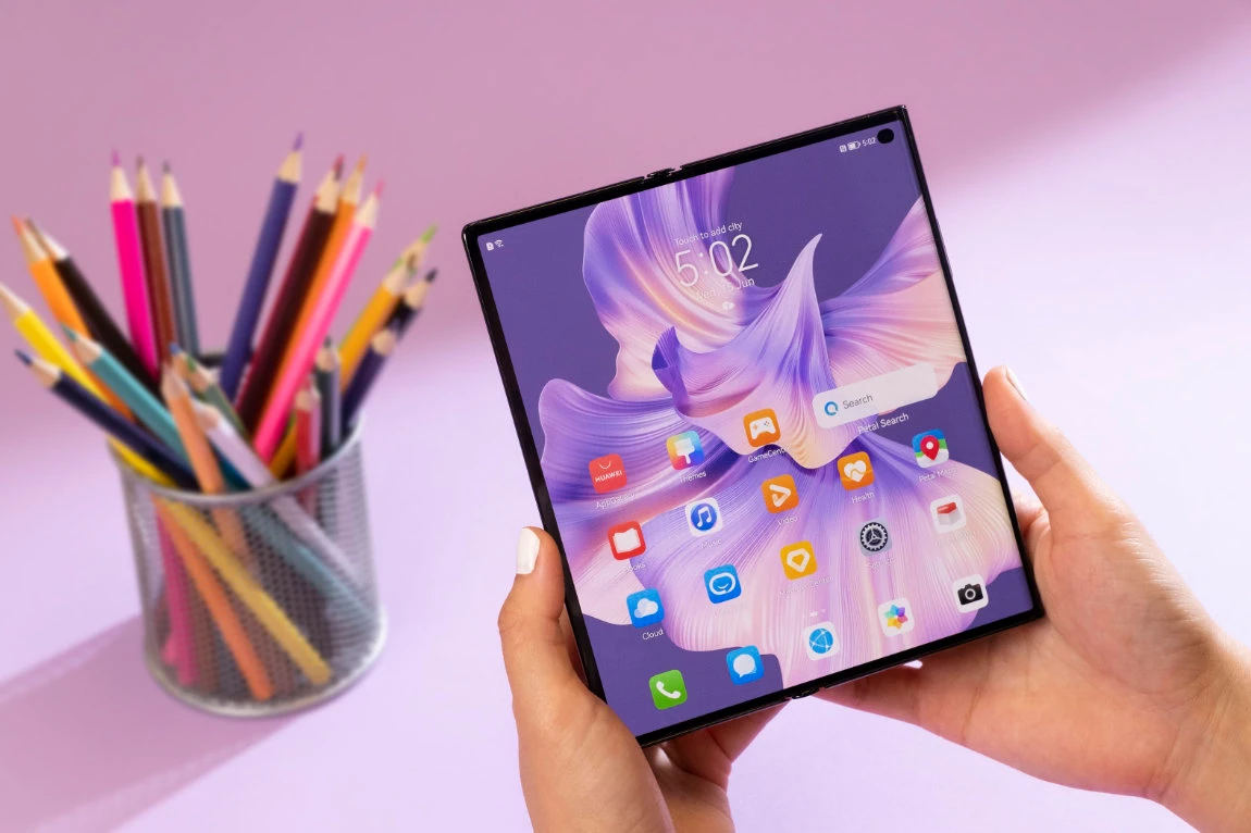 The Huawei Mate Xs 2 leverages its strengths of being ultra-light and ultra-thin, ultra-flat and ultra-reliable, to bring consumers the best experience.