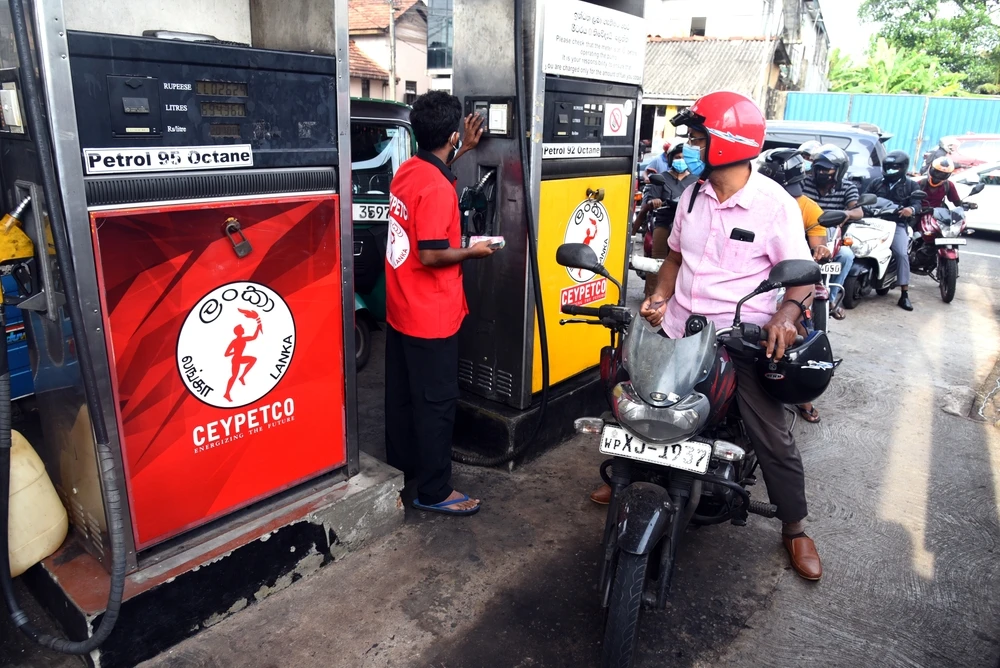 Crisis-hit Sri Lanka woos foreign oil firms amid fuel shortages. (Shutterstock)