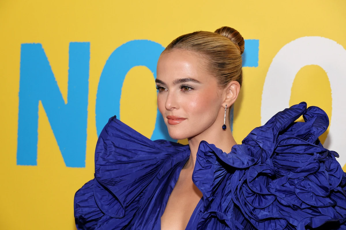 Zoey Deutch stars in Hulu’s dark comedy “Not Okay.” (AFP)