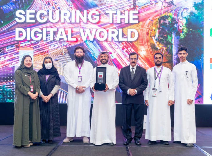 Officials from sirar by stc receive an award at an event held at the Crowne Plaza Riyadh RDC Hotel.