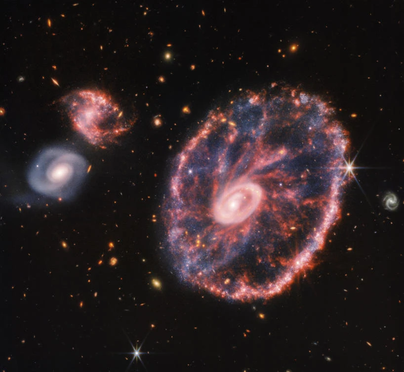 Webb telescope captures colorful Cartwheel Galaxy