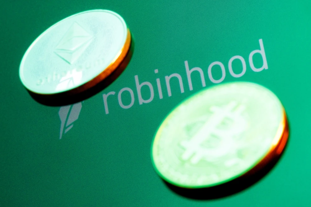 Crypto Moves – Robinhood slashes 23% of workforce and fined $30m for violations