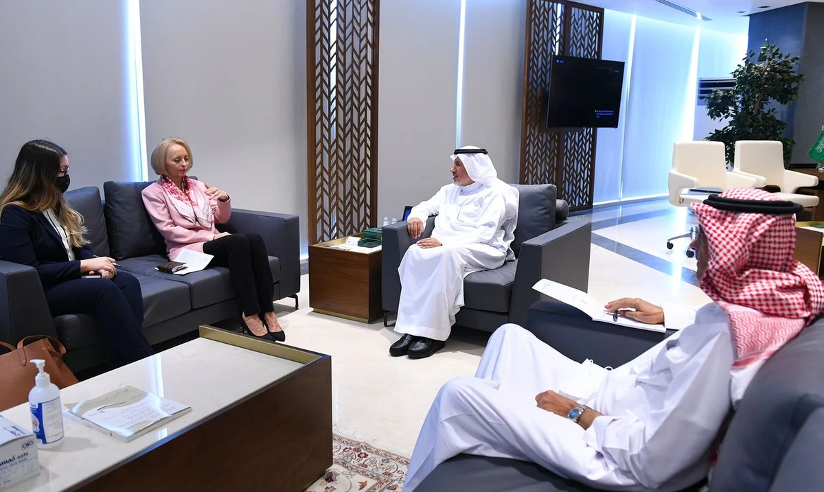 Charge d’Affaires of US Embassy Martina Strong with Dr. Abdullah Al-Rabeeah, KSrelief Supervisor General. (KSrelief)