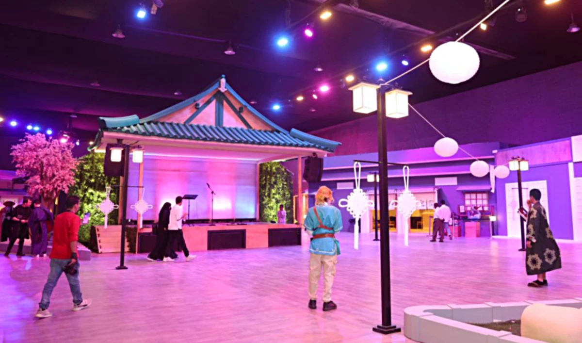 There are various Japan-related shops, where visitors can try Japanese food, and wear kimonos. They can also engage in activities such as calligraphy, and origami. (Supplied)