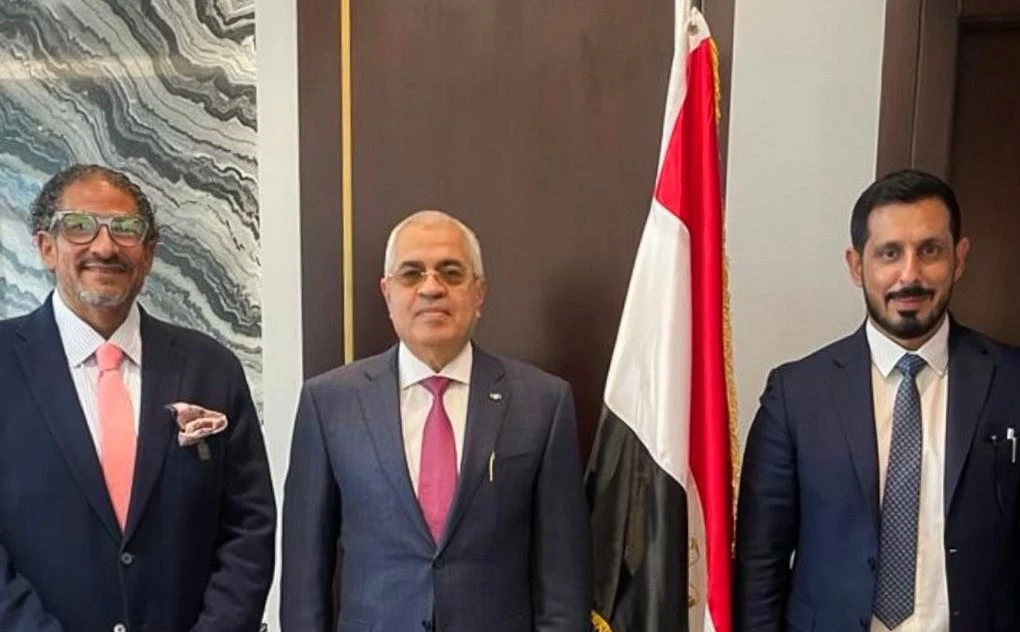 Officials from the UAE and Egypt have met to discuss the two countries’ efforts and coordination to counter money laundering and financing terrorism. (WAM)