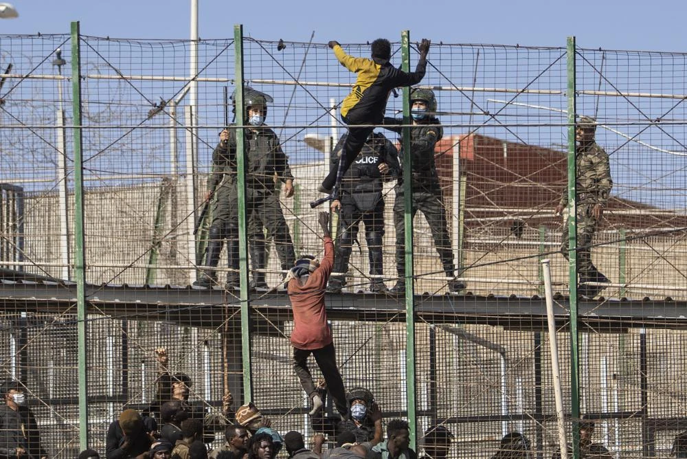 Moroccan court jails 14 migrants for 8 months over crossing