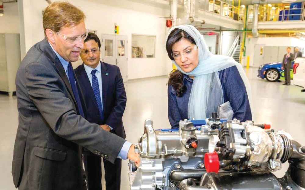 Saudi ambassador to US visits Aramco Research Center in Detroit