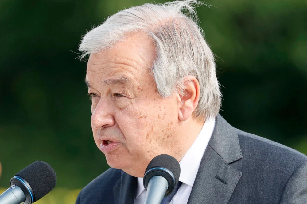 Nuclear weapons a ‘loaded gun’, UN chief warns in Hiroshima