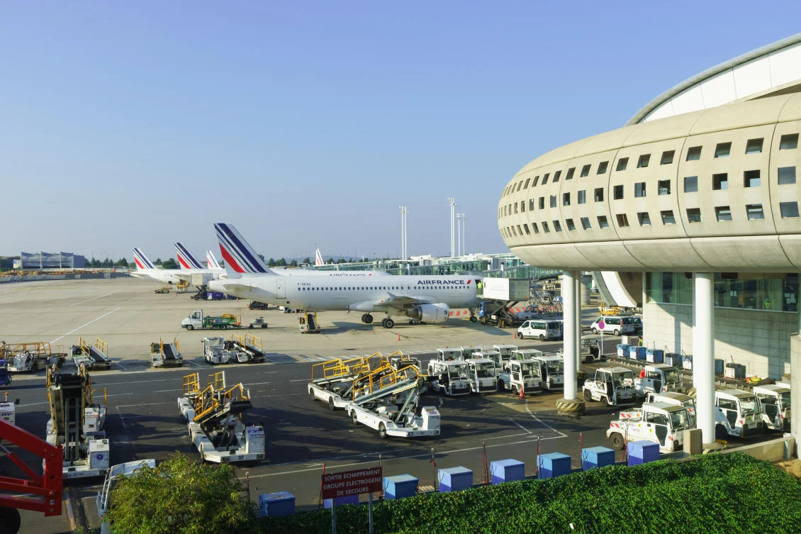 Police kill knife-wielding man at Paris’ Charles de Gaulle airport