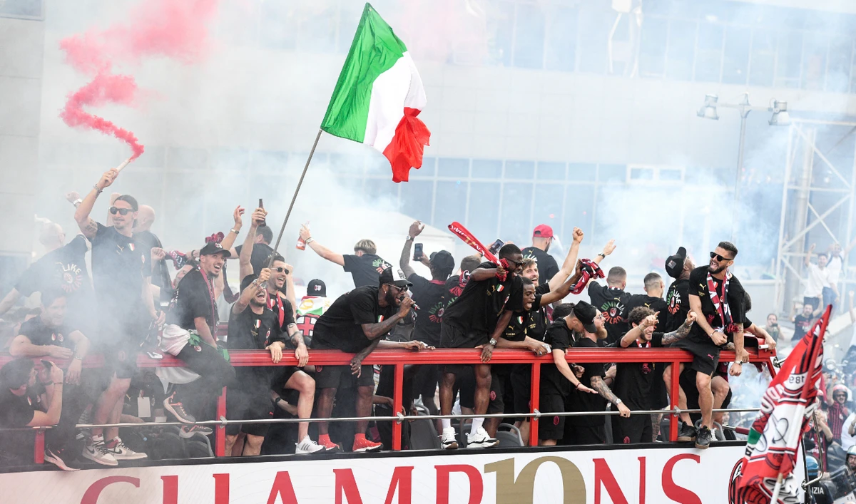 Defending Serie A champions AC Milan open defense of their title against Udinese at the San Siro on Saturday as teams gear up for a 15-match sprint between now and the World Cup in Qatar. (AFP/File)