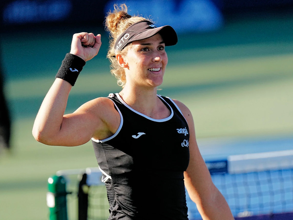 Beatriz Haddad Maia celebrates winning against Iga Swiatek during third round play Thursday at the WTA Toronto Masters at Sobeys Stadium. (USA TODAY Sports)