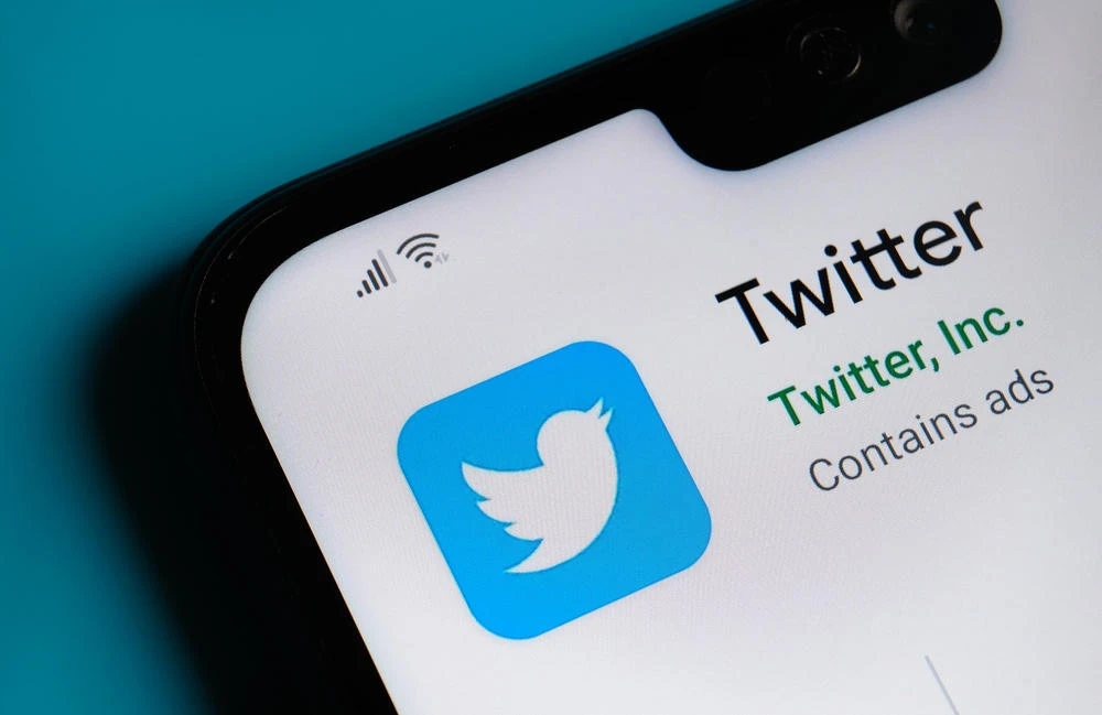 Twitter plan to fight midterm misinformation falls short, voting rights experts say