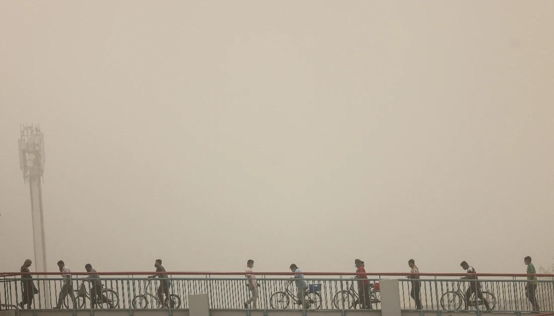 Sandstorm engulfs UAE as authorities urge caution