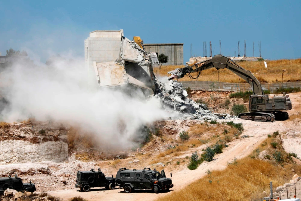 Israeli government accused of increasing settlement activities