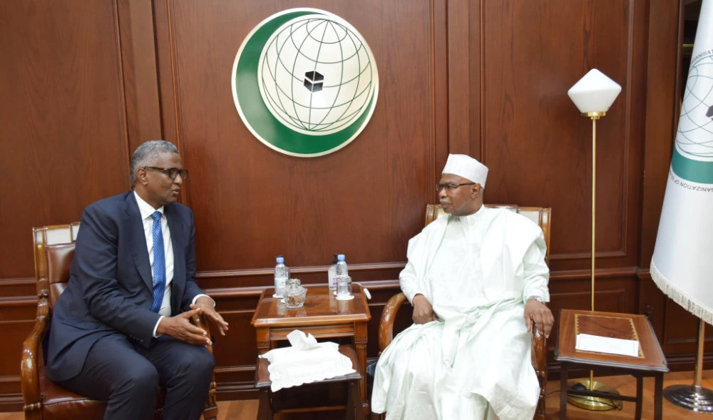 OIC chief Hissein Brahim Taha receives Somalia’s special presidential envoy. (Supplied)