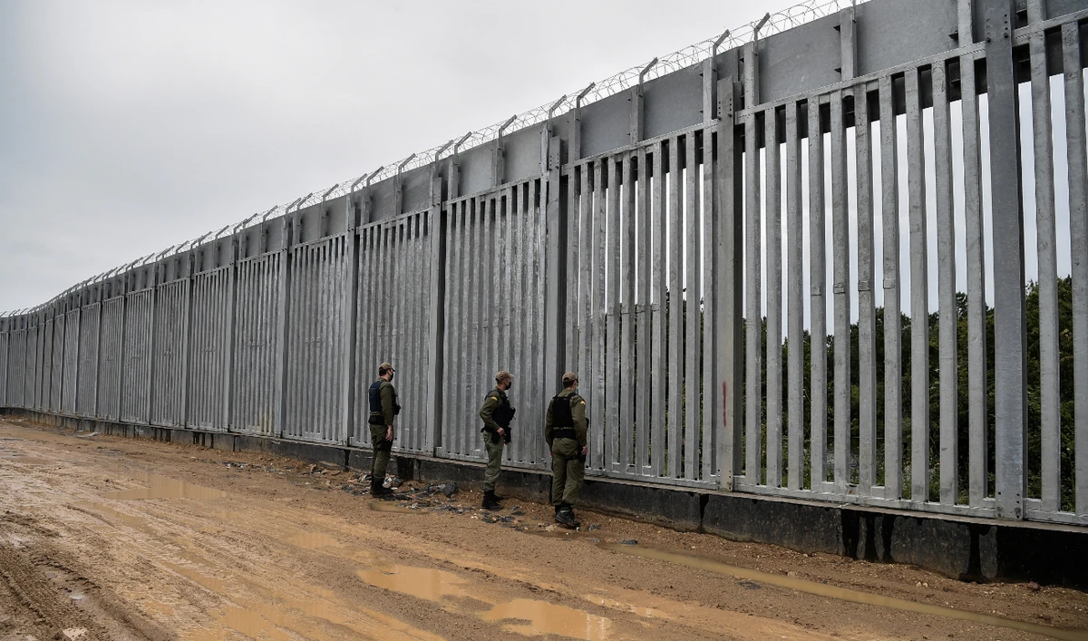 Greece locates refugees in Evros; trapped for days between Greece, Turkey