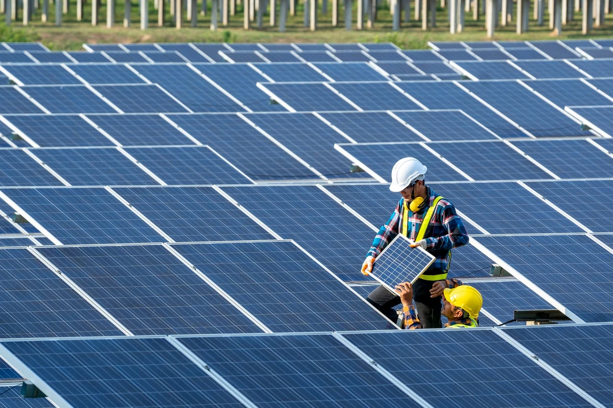 GAC Bahrain has partnered up with renewable energy construction firm Al-Mannai Projects to install 552 solar panels that will generate around 300 kilowatts to meet the facility’s electricity needs.