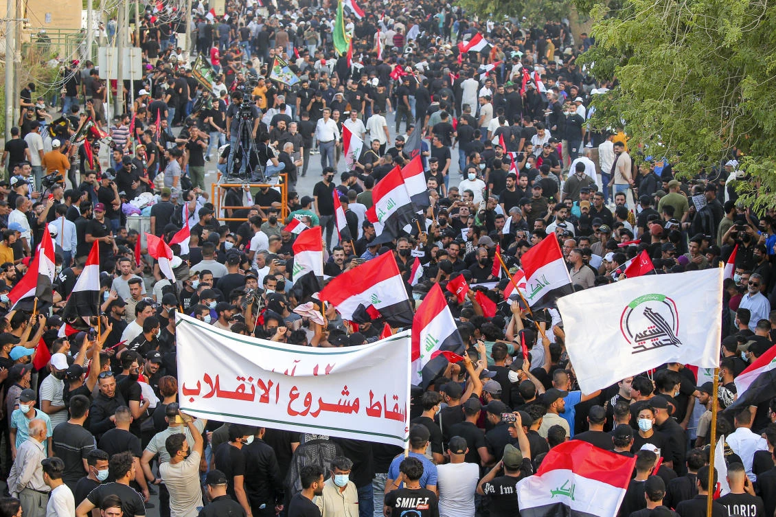 Iraqi PM calls meeting of senior politicians to end crisis