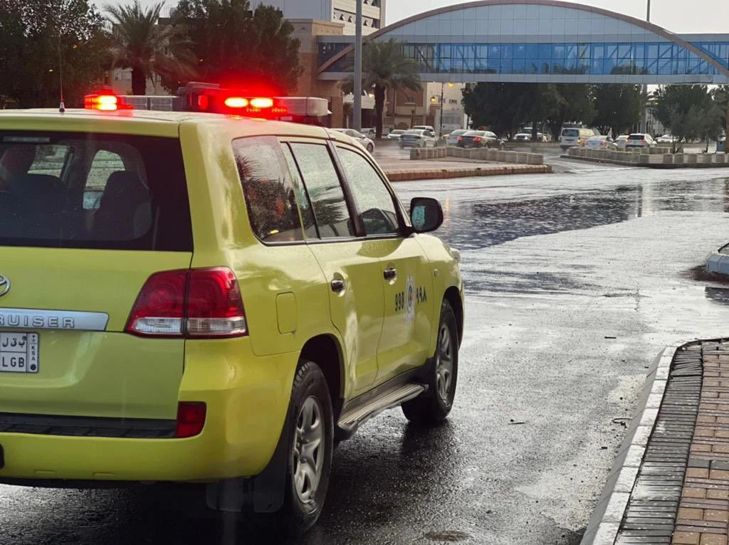 Saudi authorities urge caution amid thunderstorm warning until Sunday