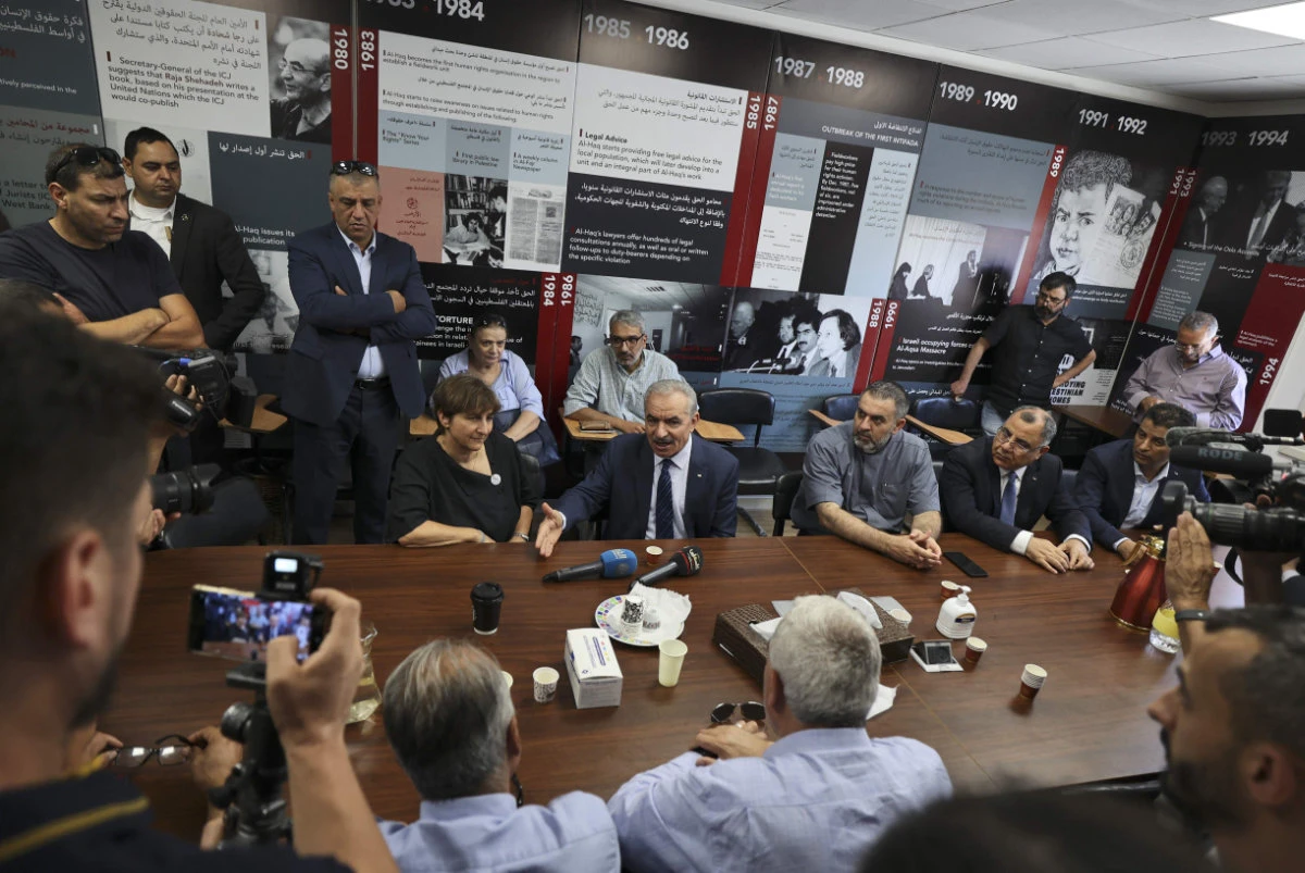 Israel defies UN with raid on Palestine rights groups