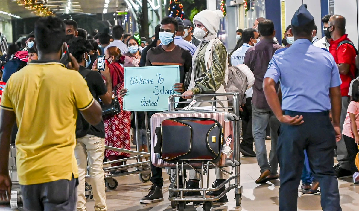 Tourists leave from the Bandaranaike International Airport in Katunayake, on the outskirts of Colombo on January 10, 2022. (AFP/File)