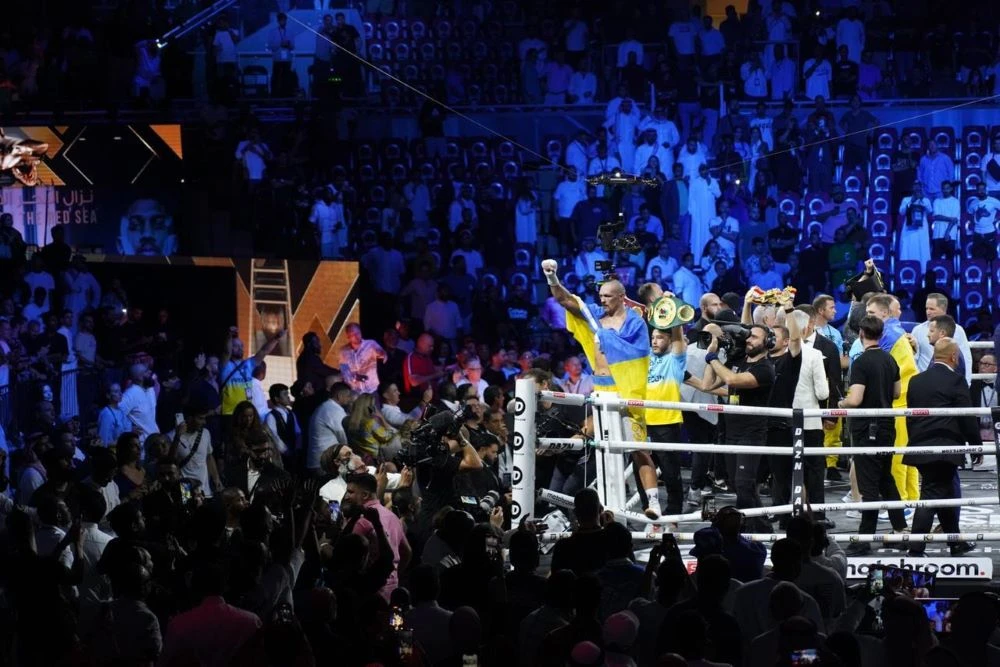Oleksandr Usyk said that he felt he was fighting for the ‘whole of Ukraine.’ (AN Photo / Huda Bashatah)
